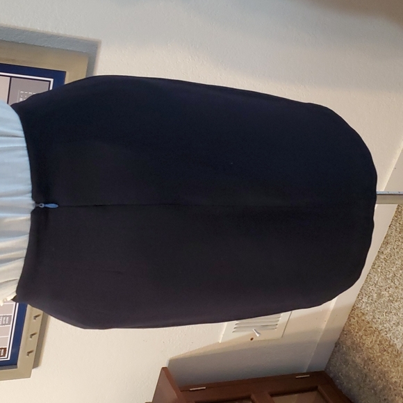 EUC DKNY Wool Skirt - Navy Blue - Picture 5 of 10